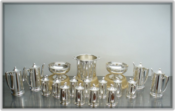 Cropped silver polishing after burnishing compound application